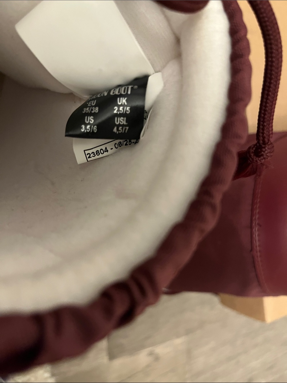 Moon Boot icon nylon. Size 35/38. Burgundy. New in box. - Picture 6 of 7